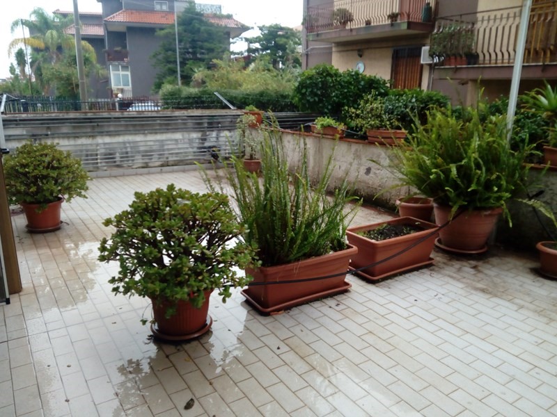 Trilocale in Vendita a Aci Sant'Antonio, zona S M.LA STELLA, 103'000€, 85 m²
