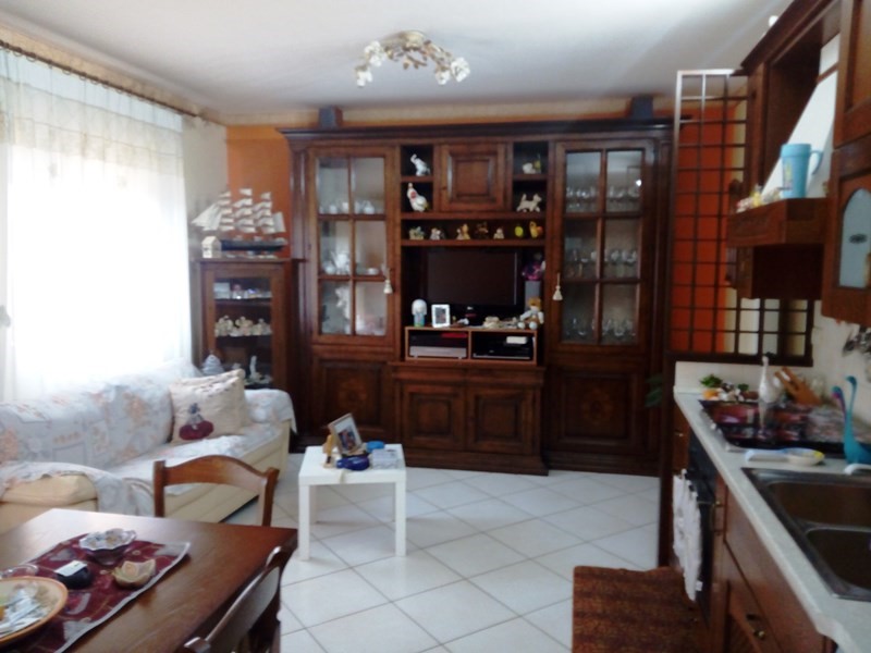 Trilocale in Vendita a Aci Sant'Antonio, 125'000€, 85 m², con Box