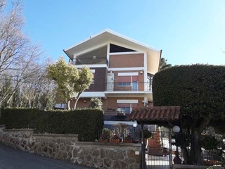 Villa in Vendita a Ariccia, zona SELVOTTA, 245'000€, 100 m²