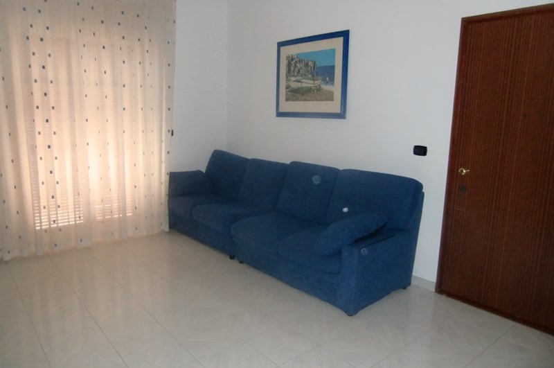 Appartamento in Vendita a Pedara, 140'000€, 130 m², con Box