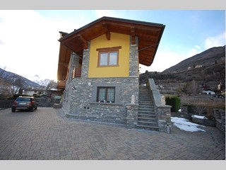 Appartamento in Affitto a Sarre, zona Castello di Sarre, 850€, 110 m², arredato, con Box