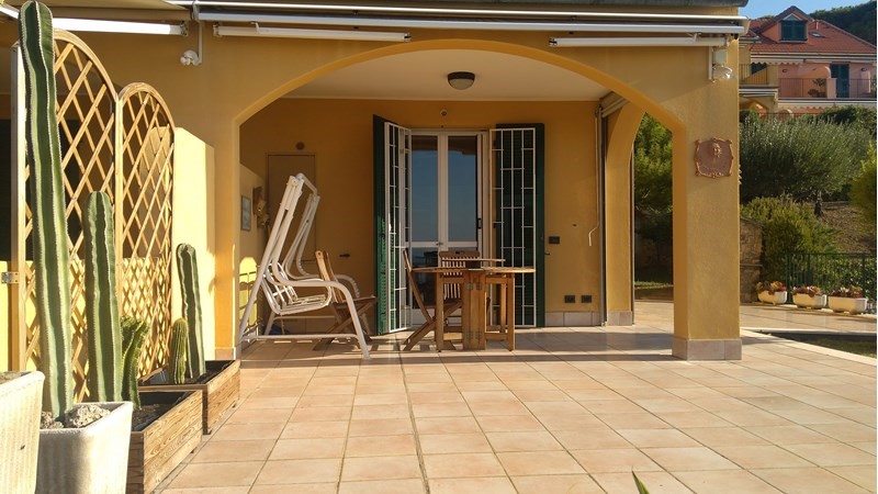 Bilocale in Vendita a Imperia, zona Centrale, 290'000€, 55 m², arredato