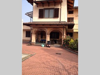 Villa in Vendita a San Maurizio Canavese, zona Via Bertalazone, 365'000€, 200 m², con Box