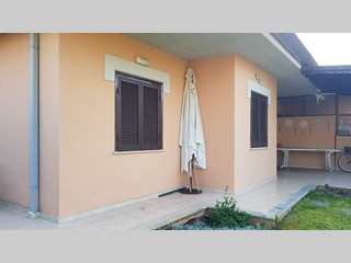 Villetta a schiera in Vendita a Terracina, zona Salto di Fondi, 170'000€, 55 m², arredato