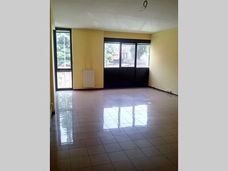 Ufficio in Affitto a Varese, zona Varese centro, 600&euro;, 101 m²