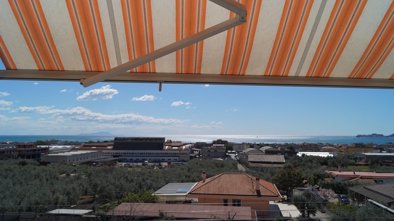 Appartamento in Vendita a Formia, zona Via Rotabile 74, 360'000€, 110 m²