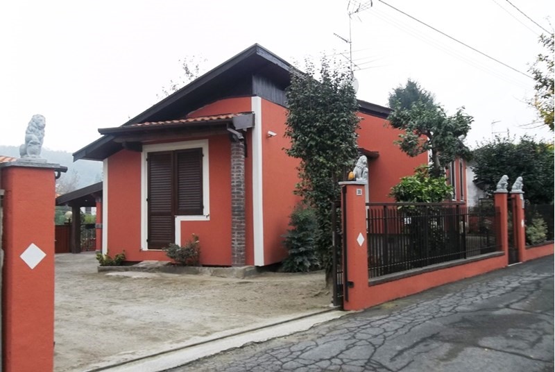 Villa in Vendita a Varallo Pombia, 205'000€, 95 m²