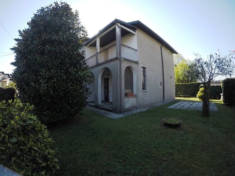 Villa in Vendita a Castelletto sopra Ticino, 175'000€, 180 m²