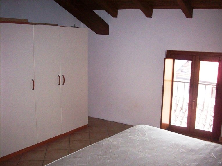 Quadrilocale in Vendita a Varallo Pombia, 72'000€, 95 m²