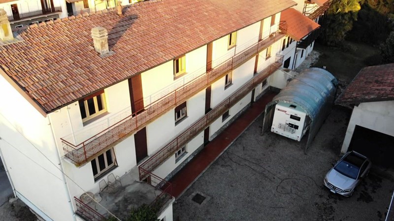Casale in Vendita a Varallo Pombia, 110'000€, 350 m²