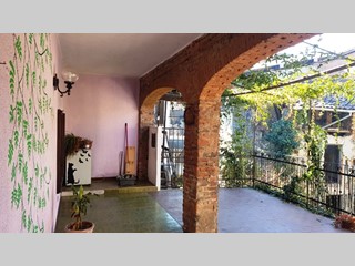 Casale in Vendita a Varallo Pombia, 95'000€, 550 m²