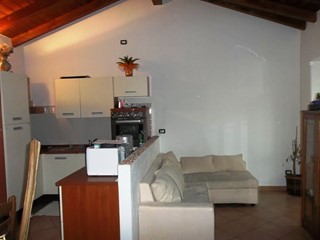 Trilocale in Vendita a Cureggio, 88'000€, 70 m²