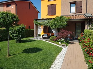 Villa bifamiliare in Vendita a Bagnolo in Piano, 329'000€, 210 m²