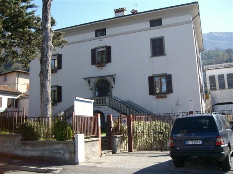 Trilocale in Affitto a Brescia, zona SALE MARASINO, 390€, 70 m², arredato