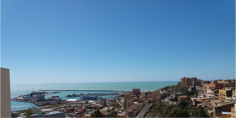 Appartamento in Vendita a Porto Empedocle, zona Via Vincenzella, 65'000€, 120 m²