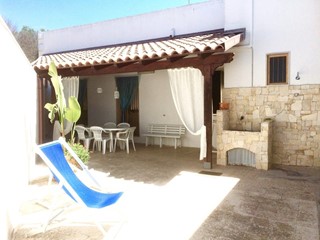 Trilocale in Affitto a Ugento, zona Torre San Giovanni, 400€, 60 m², arredato