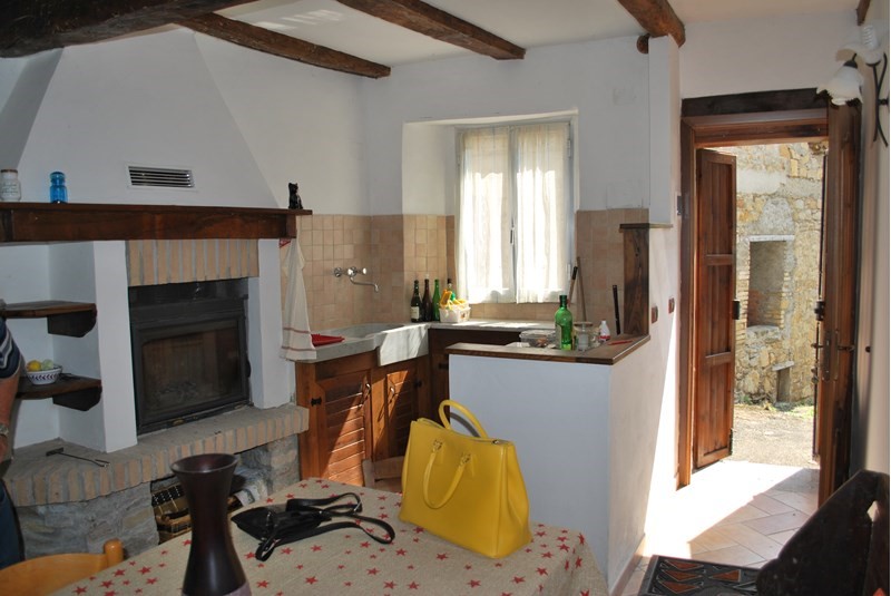 Casa Semi Indipendente in Vendita a Castelnovo ne' Monti, 58'000€