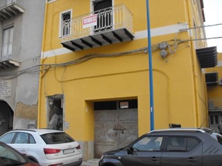 Appartamento in Vendita a Porto Empedocle, zona Via Lincoln 26, 40'000€, 103 m²