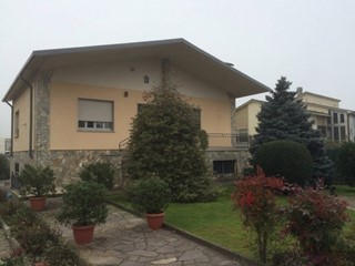 Villa in Affitto a Valle Lomellina, 500€, 200 m²