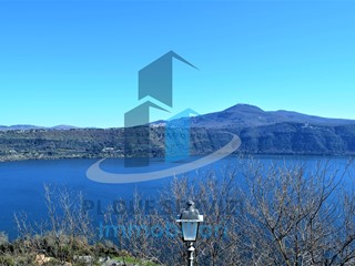 Bilocale in Vendita a Castel Gandolfo, zona Castel Gandolfo, 89'000€, 45 m²