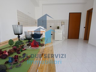 Trilocale in Vendita a Roma, zona Lunghezza, 114'000&euro;, 70 m²