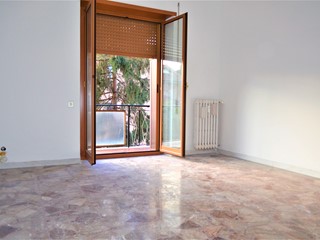 Quadrilocale in Vendita a Marino, zona Santa Maria delle Mole, 174'000€, 98 m²