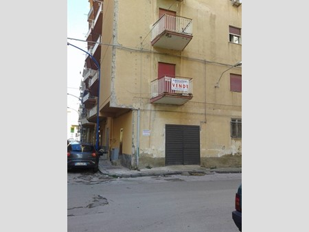 Appartamento in Vendita a Porto Empedocle, zona Via Enna 30, 50'000€, 100 m²