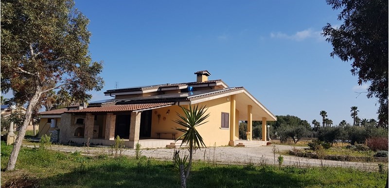 Villa in Vendita a Melissano, zona C.da Coloni, 300'000€, 202 m²