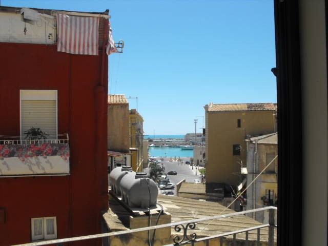 Trilocale in Vendita a Porto Empedocle, zona Via Fanti 30, 22'000€, 40 m²