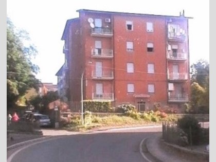 Quadrilocale in Vendita a Capranica, zona Capranica, 75'000€, 70 m², arredato