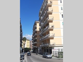 Trilocale in Vendita a Salerno, zona Via lucio petrone, 77, 153'000&euro;, 60 m²