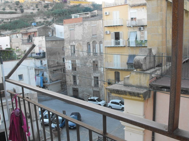 Quadrilocale in Vendita a Porto Empedocle, zona CENTRO STORICO, 28'000€, 60 m²