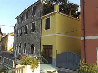 Appartamento in Affitto a Ranzo, zona Borgo di Ranzo, 3'000€, 110 m², arredato