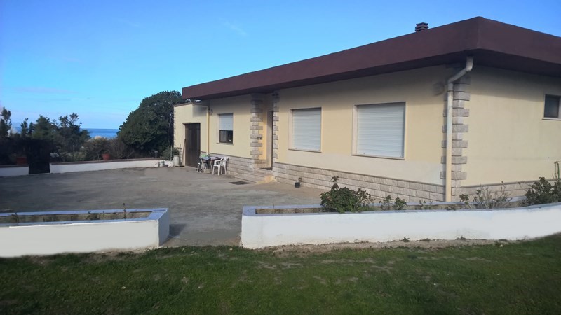 Casa Indipendente in Vendita a Sorso, zona marritza, 180'000€, 110 m², con Box