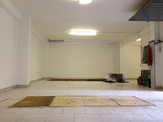 Box in Vendita a Milano, zona Bande Nere, 70'000€, 84 m²