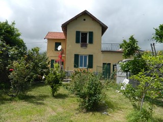 Casa Indipendente in Vendita a Loano, zona Monte Carmelo, 120 m², arredato