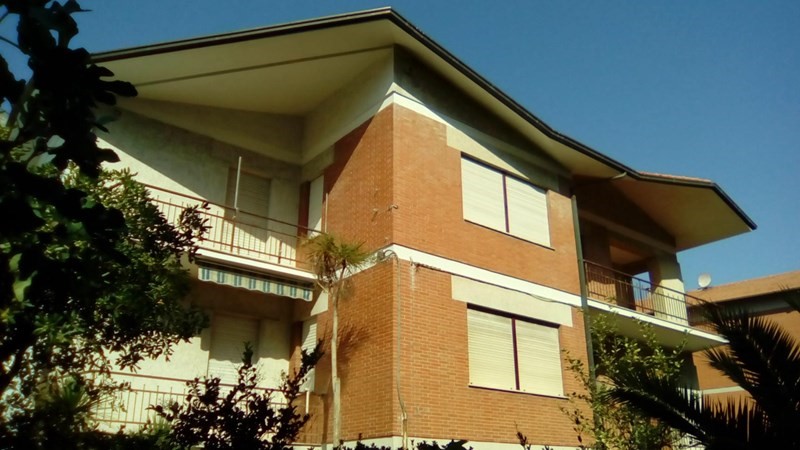 Casa Indipendente in Vendita a Porto Recanati, 800'000&euro;, 550 m²