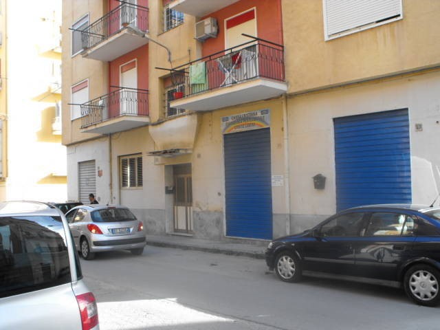 Quadrilocale in Vendita a Porto Empedocle, zona Via Napoli, 78'000€, 105 m²
