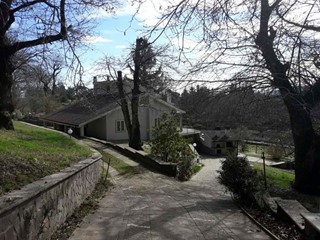 Villa in Vendita a Rocca Priora, zona AD.VIA MEDIANA, 355'000€, 350 m²