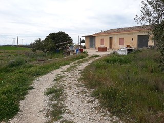 Casale in Vendita a Ragusa, zona Chiaramonte Gulfi, 85'000&euro;, 150 m²