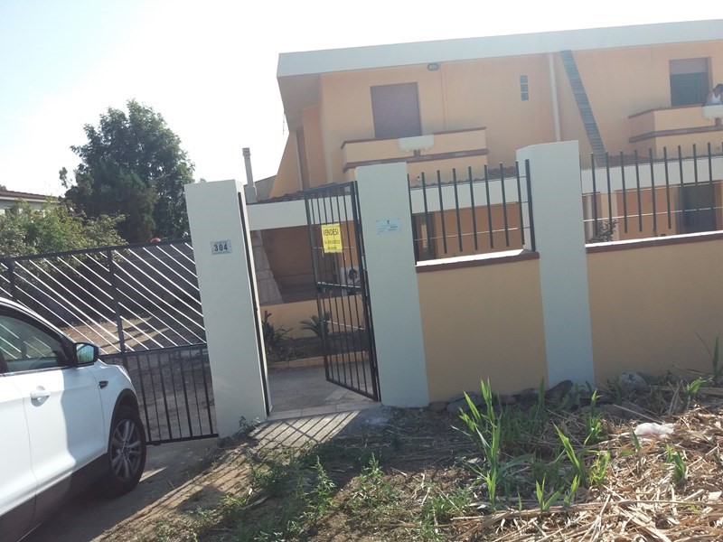 Villa bifamiliare in Affitto a Quartu Sant'Elena, zona Capitana, 120 m², arredato