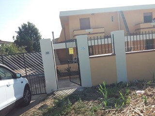 Villa bifamiliare in Affitto a Quartu Sant'Elena, zona Capitana, 120 m², arredato