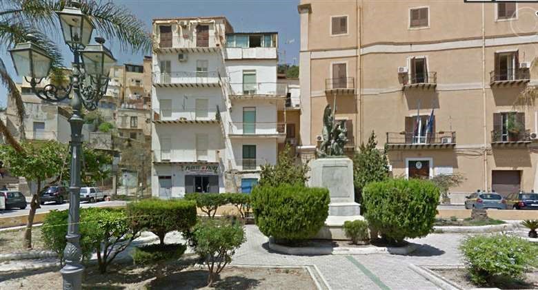 Quadrilocale in Vendita a Porto Empedocle, zona Centro storico, 12'000€, 70 m²