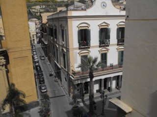 Appartamento in Vendita a Porto Empedocle, zona Centro Storico - Via Marullo, 48'000€, 120 m²