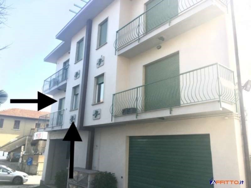 Trilocale in Affitto a Baveno, zona feriolo, 1'000€, 75 m², arredato