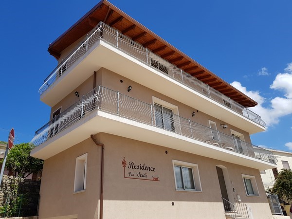 Trilocale in Vendita a Badesi, zona Via Giuseppe Verdi, n. 1, 127'000€, 73 m², arredato