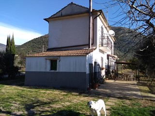 Casa Indipendente in Vendita a Monte San Biagio, zona Vallemarina, 140'000&euro;, 171 m²