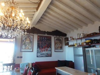 Rustico in Vendita a Pietrasanta, zona CAPEZZANO MONTE, 280'000€, 100 m², arredato