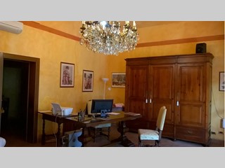 Ufficio in Vendita a Montecatini Terme, 100'000€, 73 m²