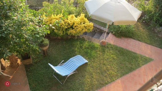 Casa Indipendente in Vendita a Pietrasanta, zona CAPEZZANO MONTE, 220'000€, 80 m², arredato